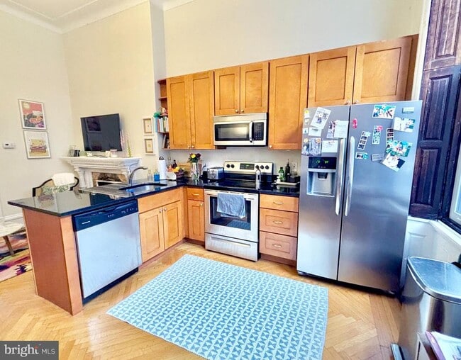 Building Photo - 2126 Spruce St Unit 1F