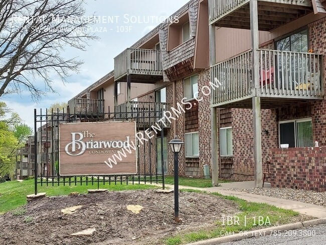 Building Photo - 2324 SW Briarwood Plaza Unit 103F