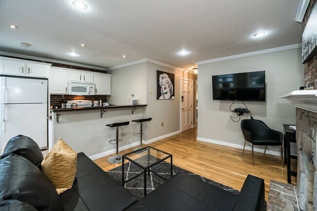 Photo - Historic Beacon Hill Charm Meets Modern Urban Living – 2 Bed | 1 Bath