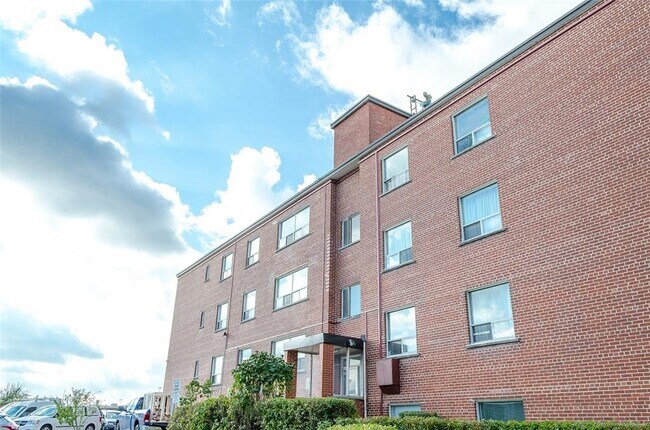 Photo - 15 Craigton Dr