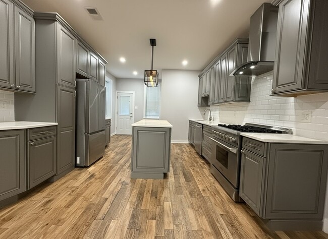 Photo - 2529 Grays Ferry Ave