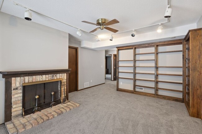 Photo - Lovely 4BR 2BA Townhome in Coon Rapids