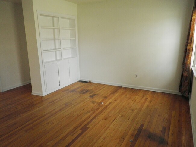 Photo - Selwyn Village