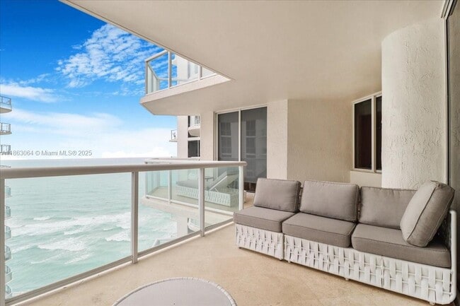 Building Photo - 18671 Collins Ave Unit 2404 Rental