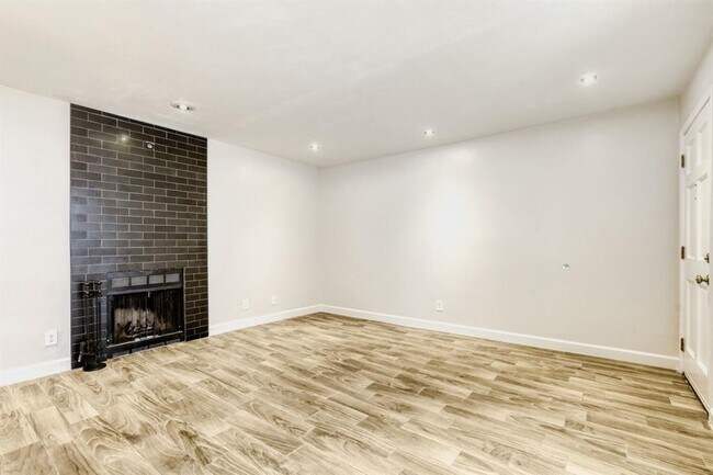 Photo - 1500 Woodlawn Blvd Unit 105