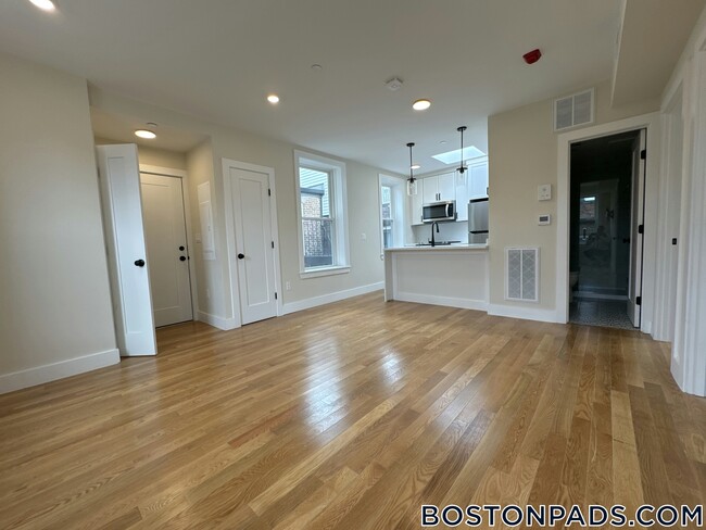 Photo - 64 N Margin St Unidad 5R