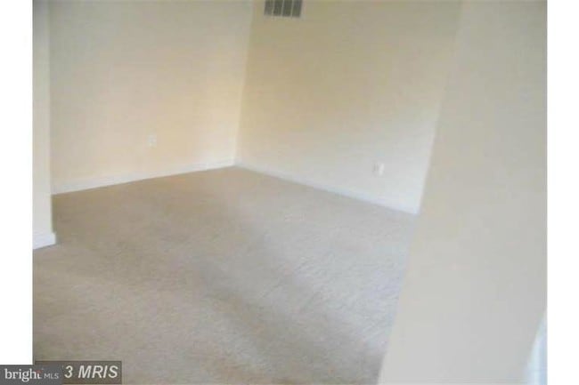 Photo - 21505 Trowbridge Square