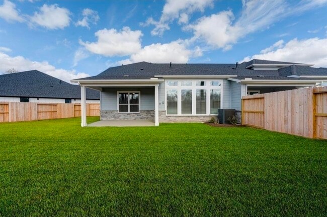 Building Photo - 10110 Water Harbor Dr