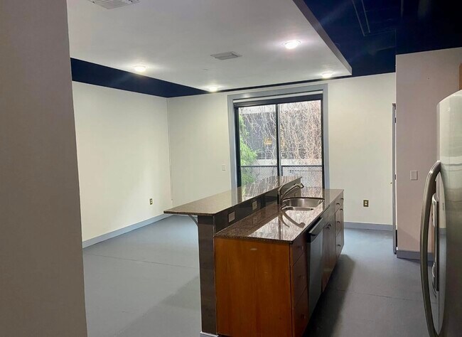 Photo - 62 W Colonial Dr Unit China Glass Warehouse