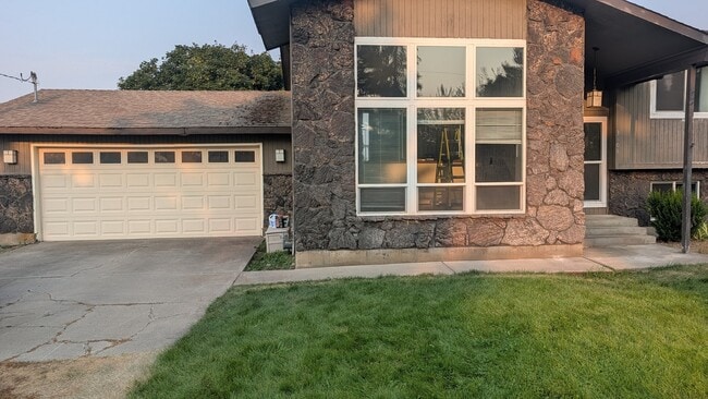 Photo - 3808 N Garry Rd