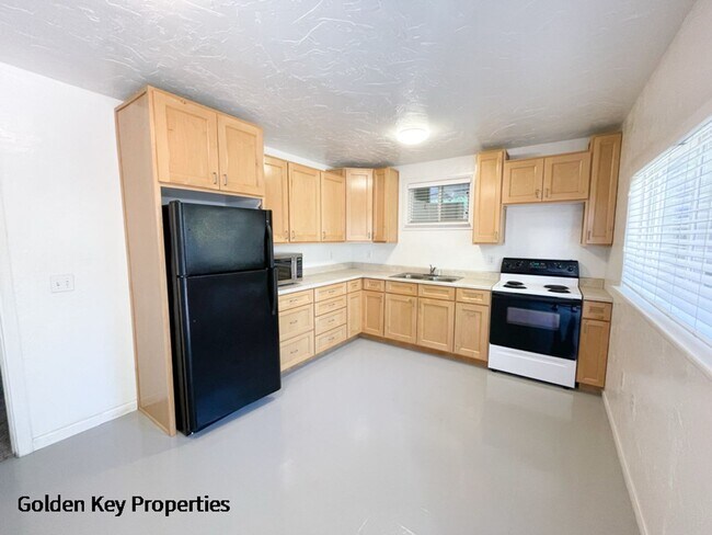 Photo - Cozy detached guest house in rural Vista!