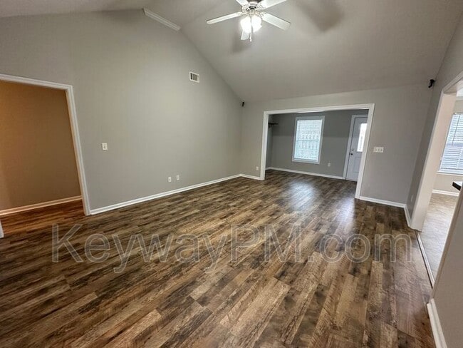 Photo - 110 Fox Haven Dr