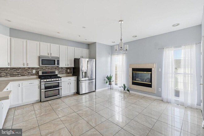 Photo - 554 Ellison Ct