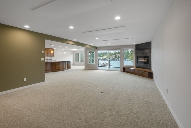 Photo - 2bd/2ba Bellevue Condo Unit 202-F