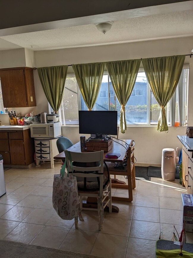 Photo - 717 Strand St Unit 8