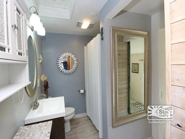 Photo - 115 W Mobile Rd