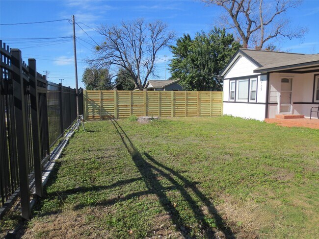 Photo - 3709 Gager St Unidad 1