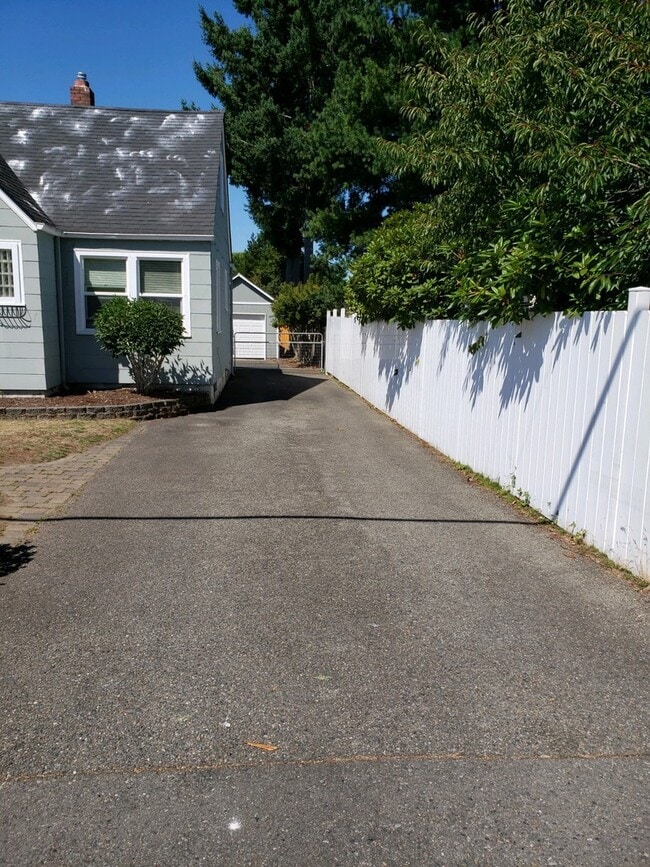 Photo - University Place 4 Bedroom, 1 Bath Bungalow! $2295.00