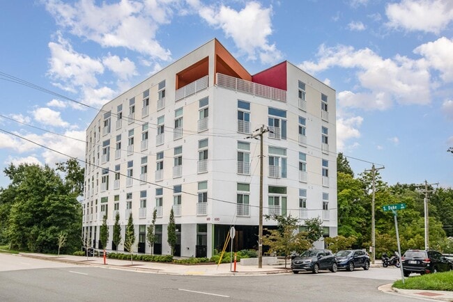 Building Photo - 600 S Duke St Rental