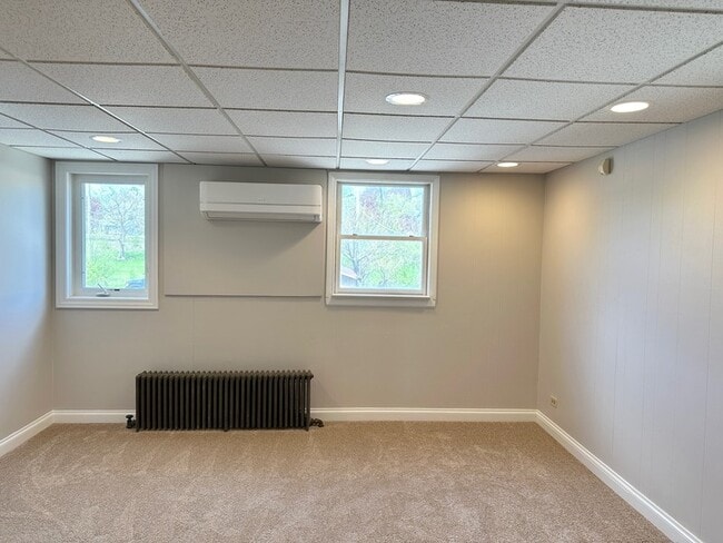 Photo - 40 Crystal St Unit Apt B