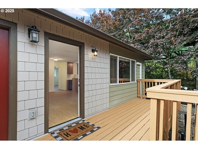 Building Photo - 8678 N Willamette Blvd