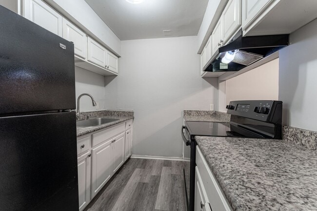 Photo - 2447 Brownlee St Unit 1
