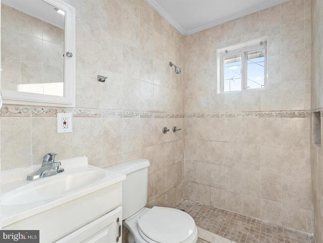 Building Photo - 252 G St