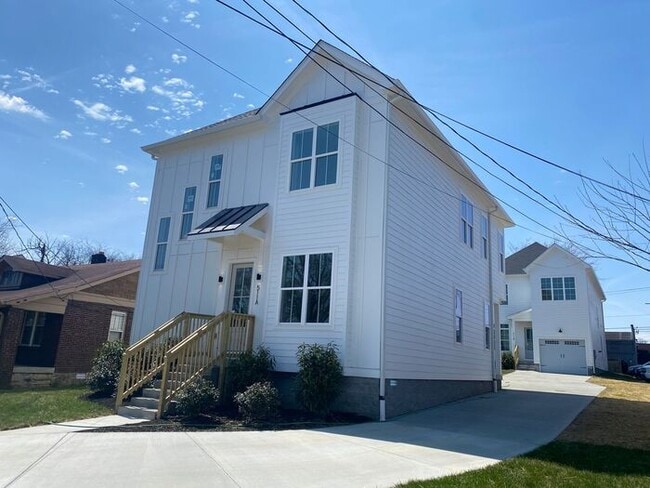 Photo - 4 Bed 3 Bath - 4 Min from Downtown - LAWN CARE INCLUDED