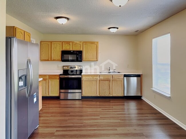 Photo - 1722 Brassica Way