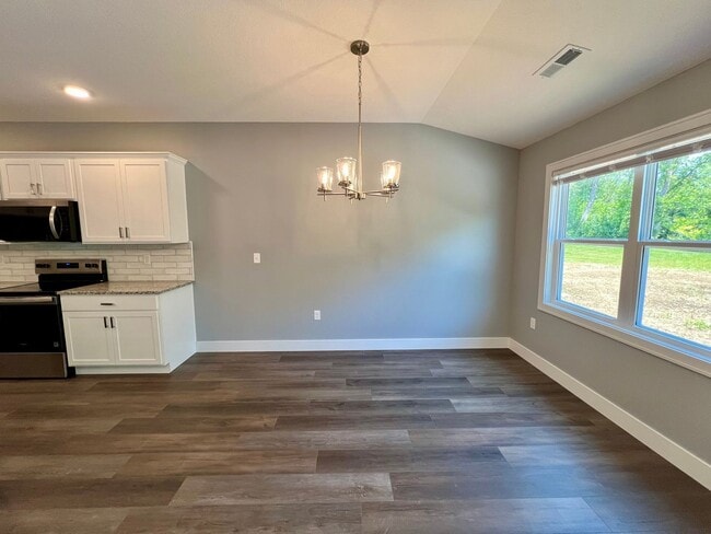 Photo - Modern 3 Bedroom Duplex in Irvine Acres!