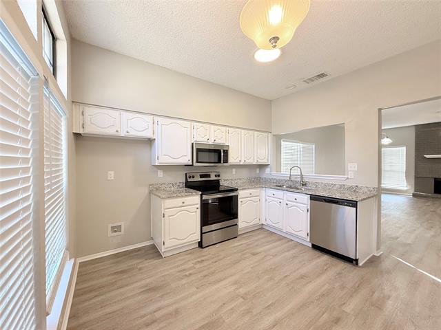 Photo - 980 Mauve Dr