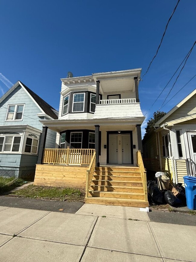Photo - 30 Slingerland St