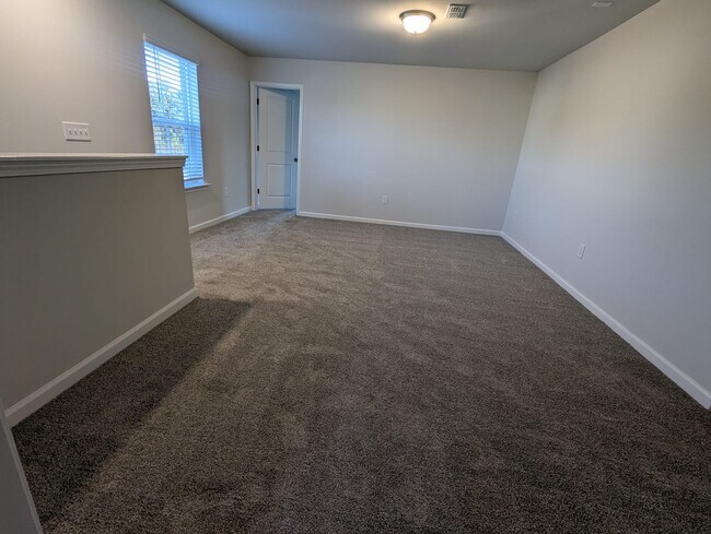 Photo - 524 Prestonfield Wy