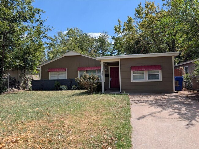 1614 Iowa St
