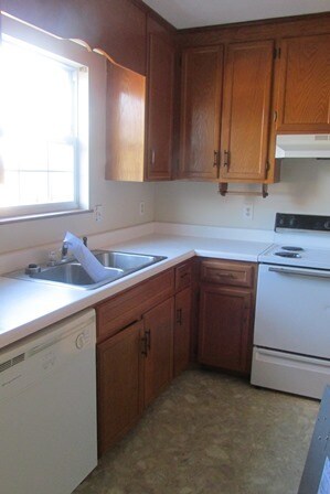 kitchen - 223 Deer Ridge Trail Unit Apt.C