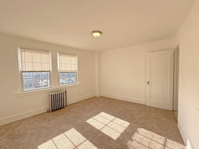 Photo - Marlyn Apartments