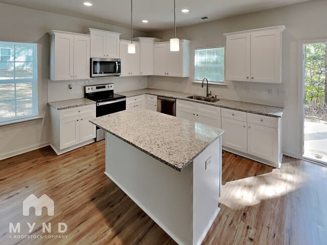 Photo - 203 S Skyland Dr