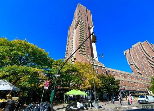 Building Photo - 310 Greenwich St Unit 310-25H Rental