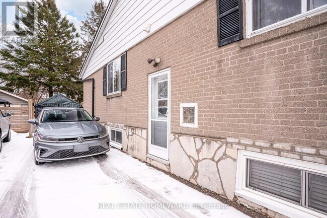 Photo - 113 Porchester Dr