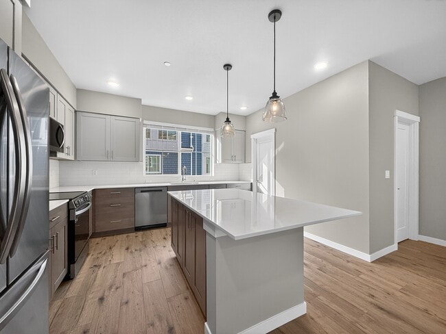 Photo - 1322 194th St SE