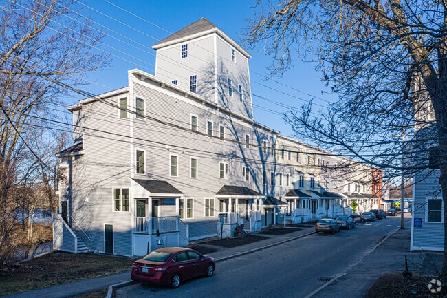 Riverview Falls Apartments