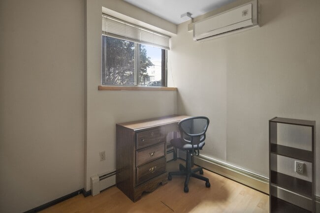 211 Linden Ave