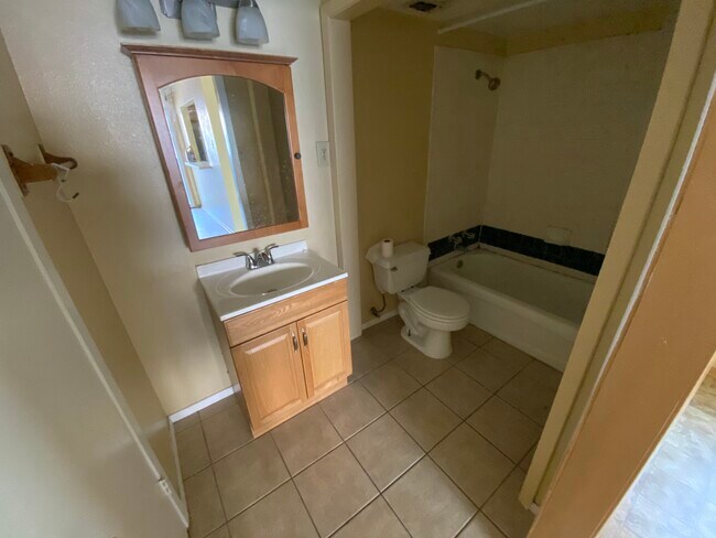 Photo - 702 W 22nd St Unidad C