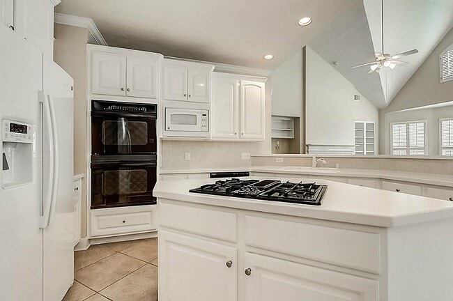 Building Photo - 5715 Sapphire Vista Ln