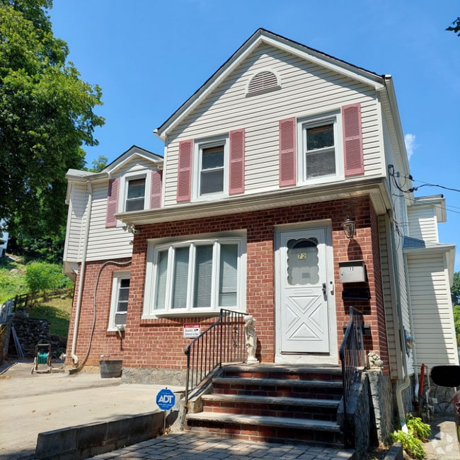 Building Photo - 72 Leroy Ave Rental