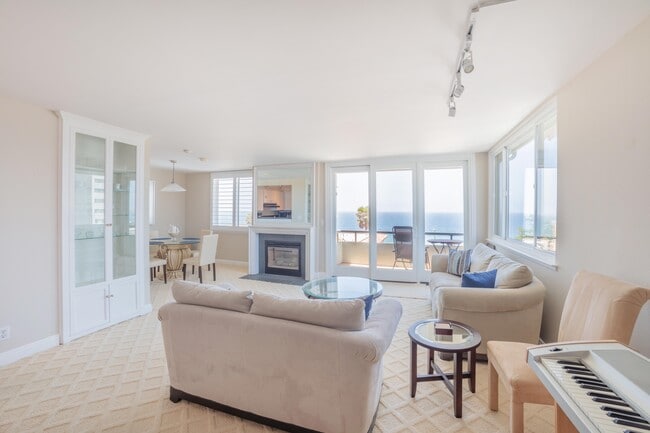 Photo - 1007 S Catalina Ave Unit 210