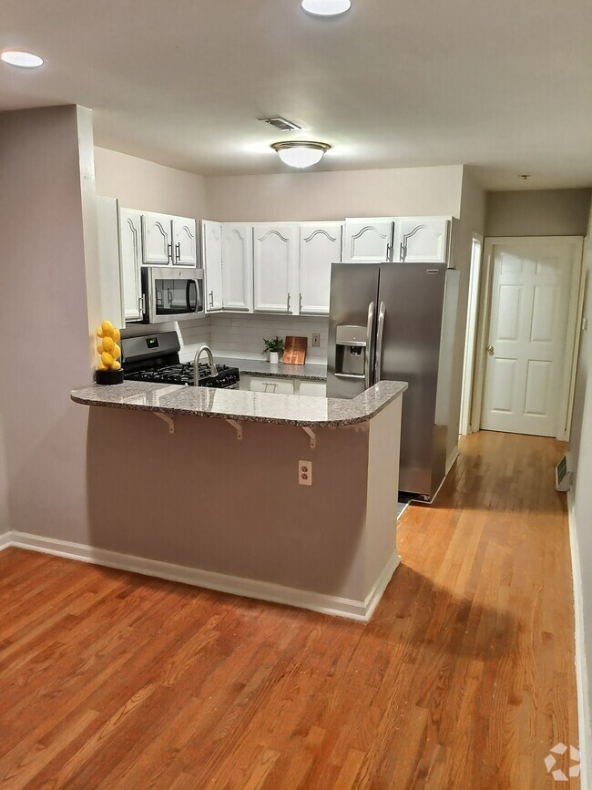 Building Photo - 1706 Catharine St. Unit A Rental