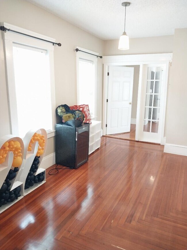 Photo - 43 Sachem St Unit APT1