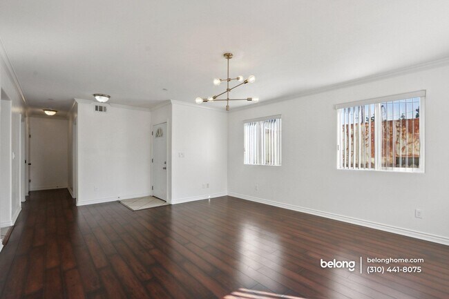 Photo - 1616 W 39th Pl