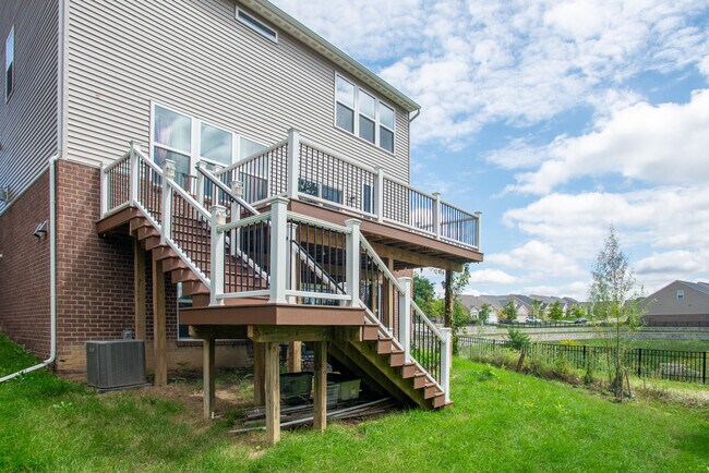 2825 Dillon Dr
